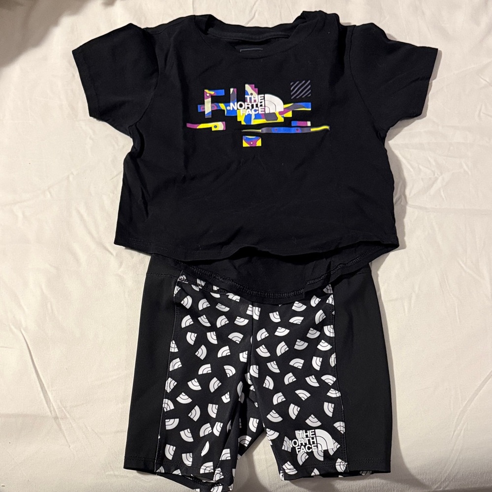 The North Face Kids Black Graphic Tee & Black Patterned Shorts Set